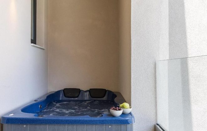 11) Standard-Suite-with-Jacuzzi-Suite