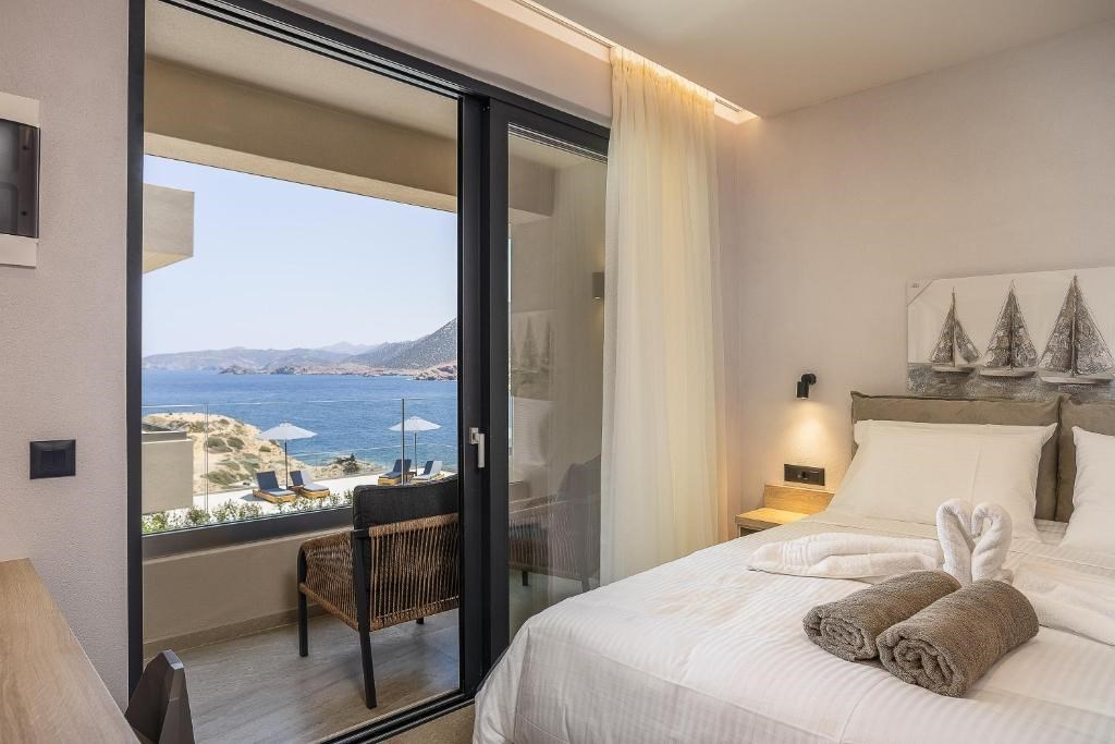 15) Standard-Suite-with-Jacuzzi-Suite