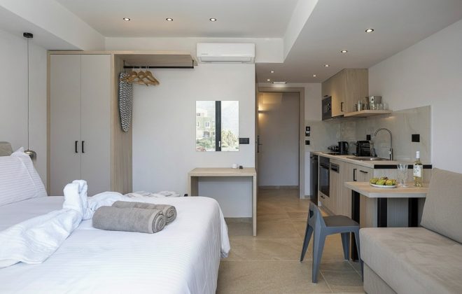 9)Executive Suite Room5-9-PS-Resized